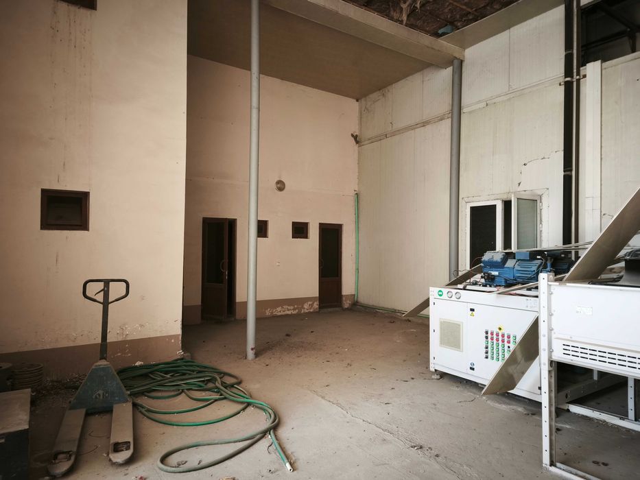 Yu  Холодильный комплекс на 1100тонн, участок земли 34 сотки