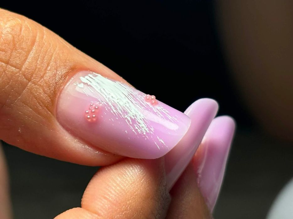 Manichiura, pedichiura, extensii gene, laminare gene si sprancene si stilizare sprancene