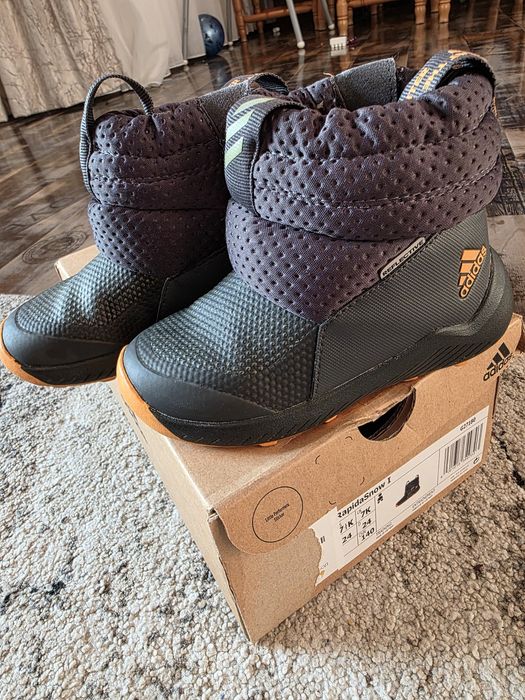 Бебешки ботуши Adidas 24 номер