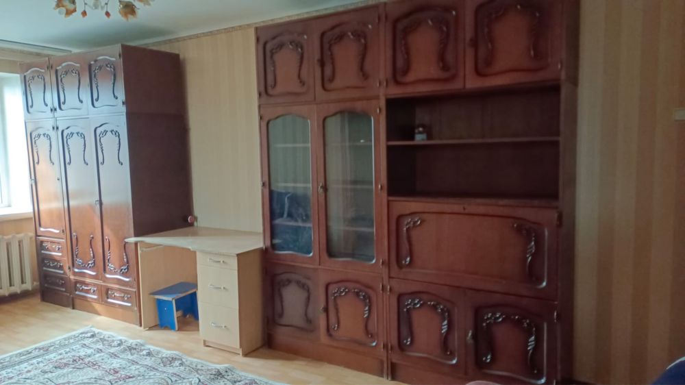 Продам деревянную стенку