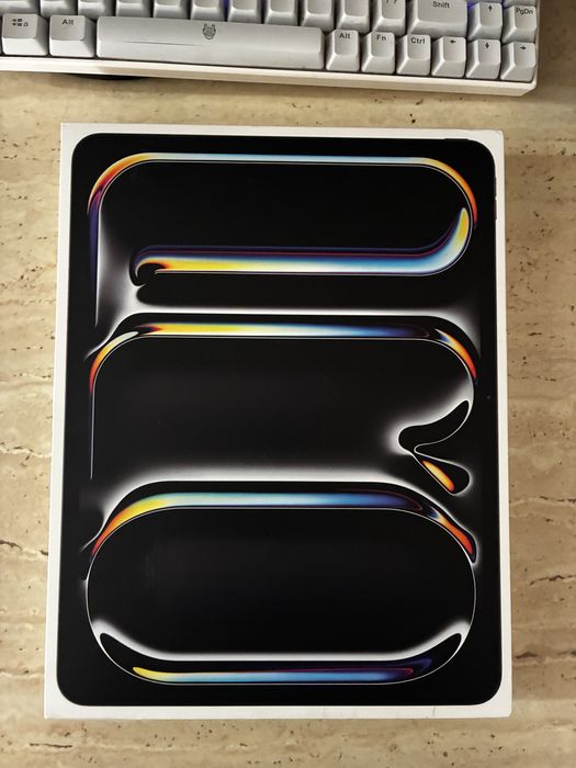 Ipad pro 13 inch M5 Wi-fi + celular