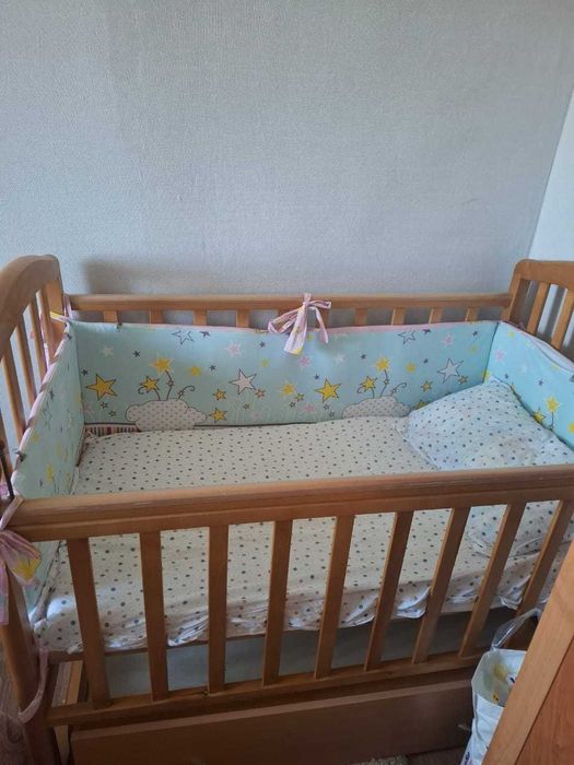 Детская кроватка