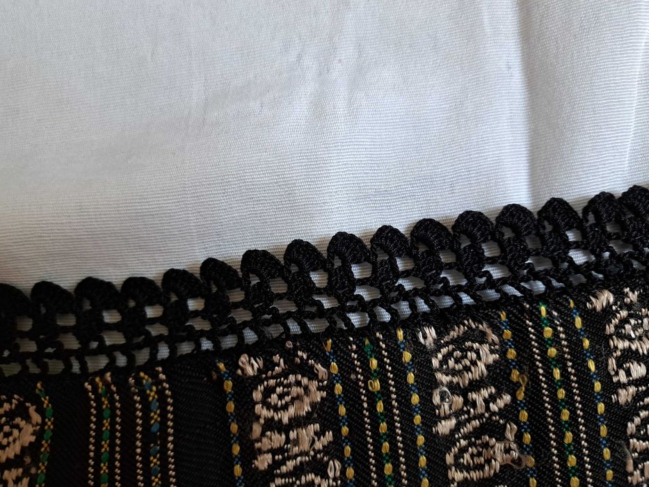 Costum popular vechi 60-70 ani, traditional oltenesc lucrat manual