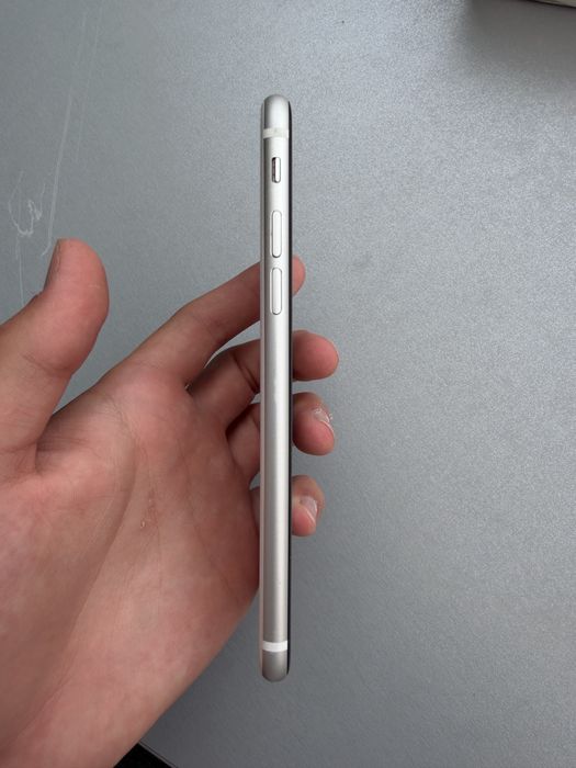 iPhone SE  (2nd)