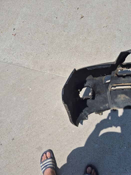 Предна Броня за Тойота раф4 2009г  необурудвана със външни забележки Б