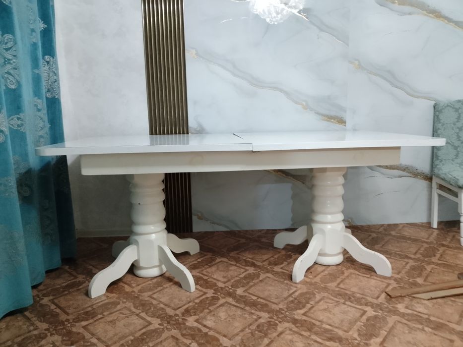 Продаю большой стол