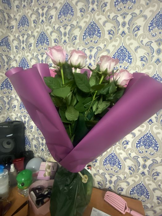 Букет гүл сатылады