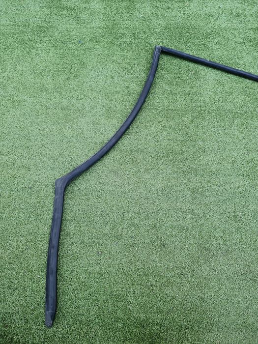 Ляво долно уплатнение за врати Q5