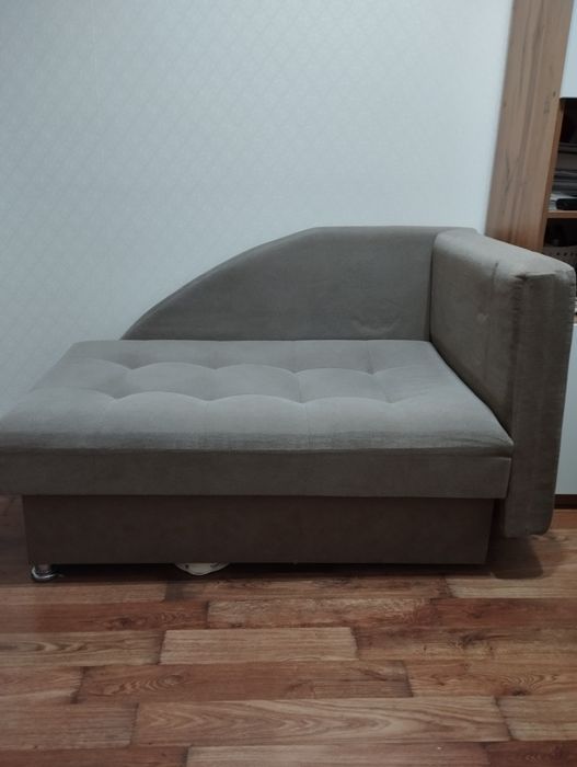 Мини - диван -кровать ,под рост до 180 см