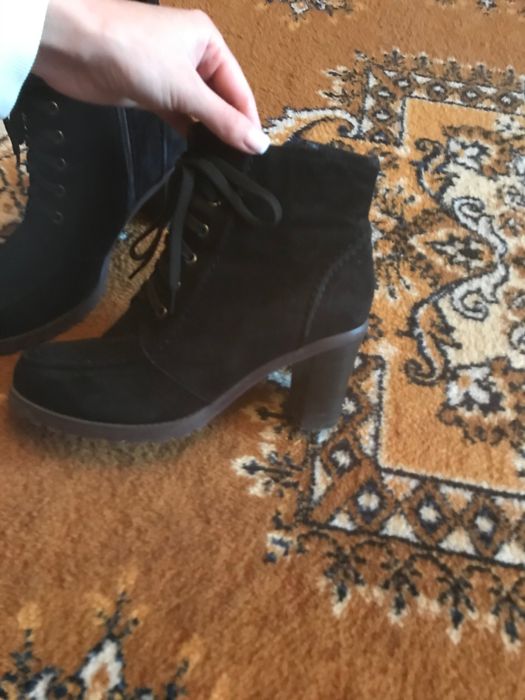 Новые зимние ботинки женские