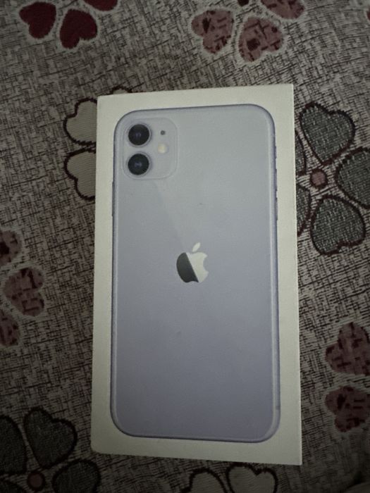 Продам iPhone 11 64 ГБ