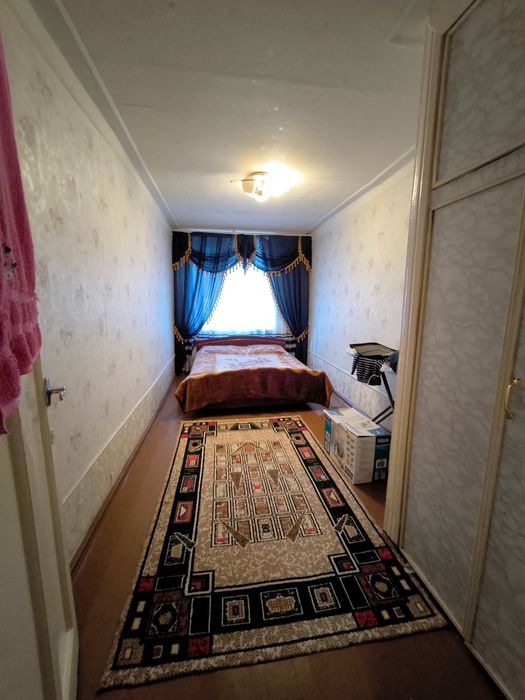 Сдам 2-х комнатную квартиру возле центрального рынка 
Чирчик ба