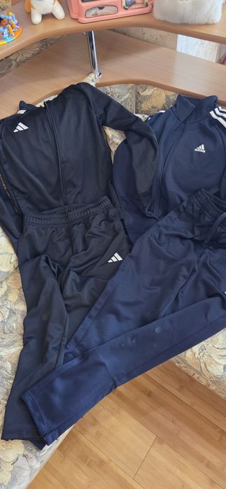 Продам костюмы Адидас оригинал на 152 рост
