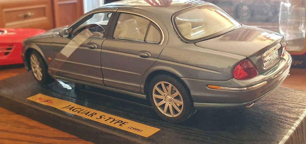 Maisto Jaguar S Type 1/18 Special Edition минт чисто нов в