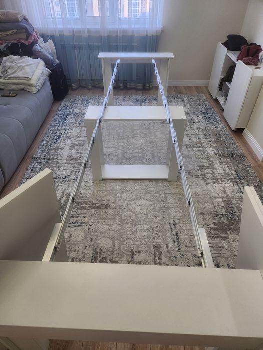 Стол белый. Консоль-трансформер