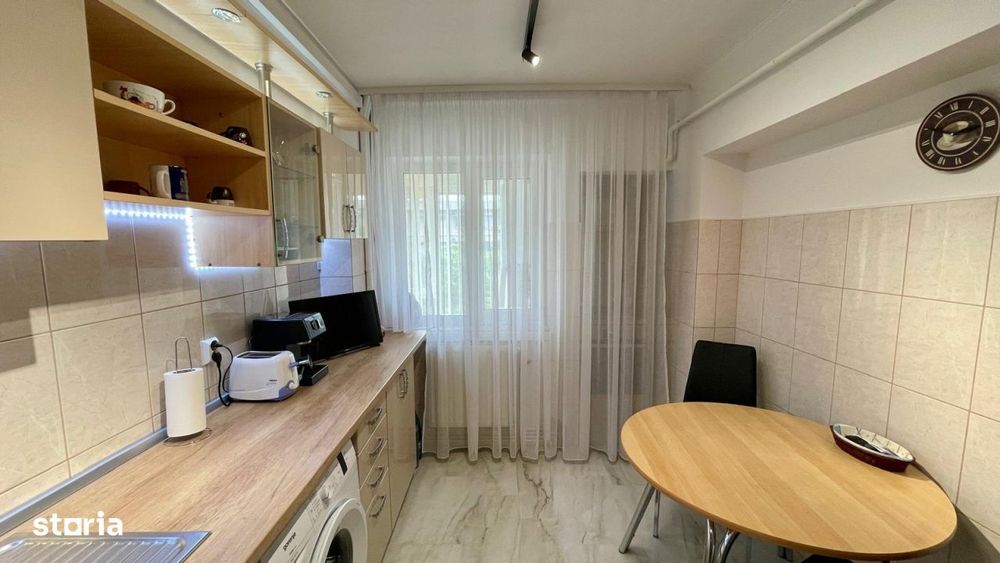 Apartament 3 camere, decomandat, zona ultracentrala, bloc Mobilux, eta