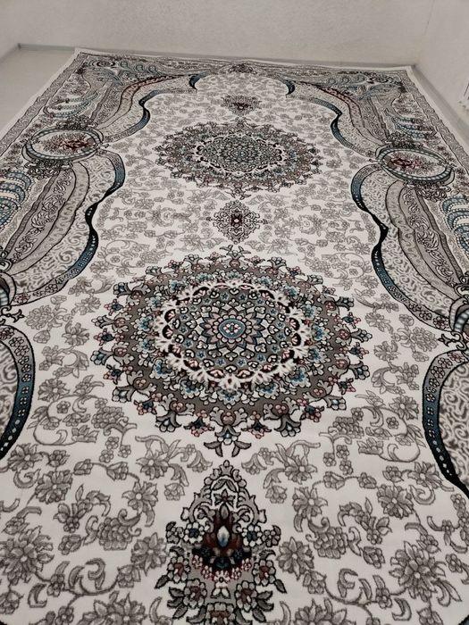 Yangi gilam ishlatilmagan