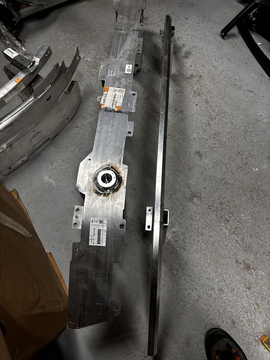 Armatură față bmw seria 5.G60.G61.