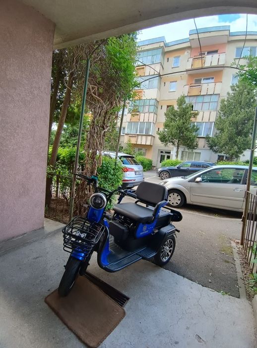 Scuter electric de 2 persoane-GARANTIE-! 3 roti 800W – autonomie 50km – fara permis – ideal oras / livrari / seniori