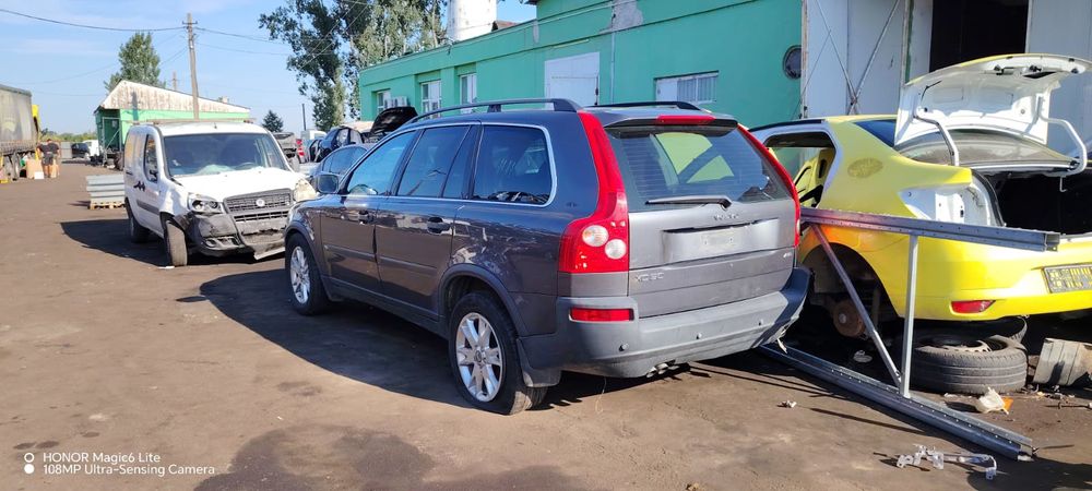 Dezmembrez Volvo XC90 - 1 (2002 - 2006), 2.4 D5244T4, manual, D5244T4