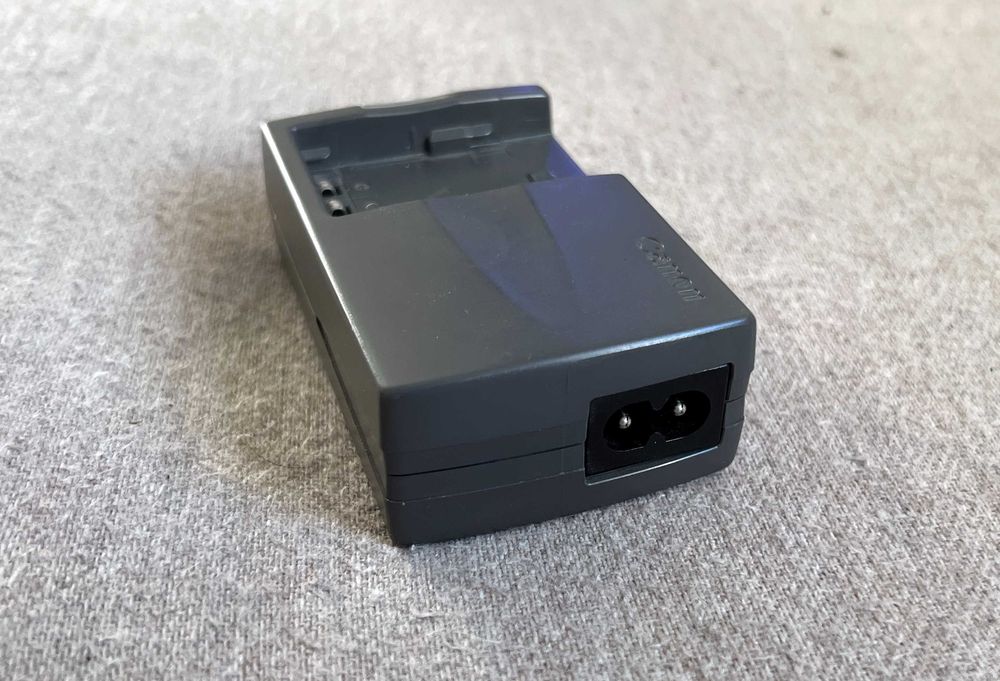Incarcator original Canon CB 2LTE pentru acumulator NB 2LH NB 2L