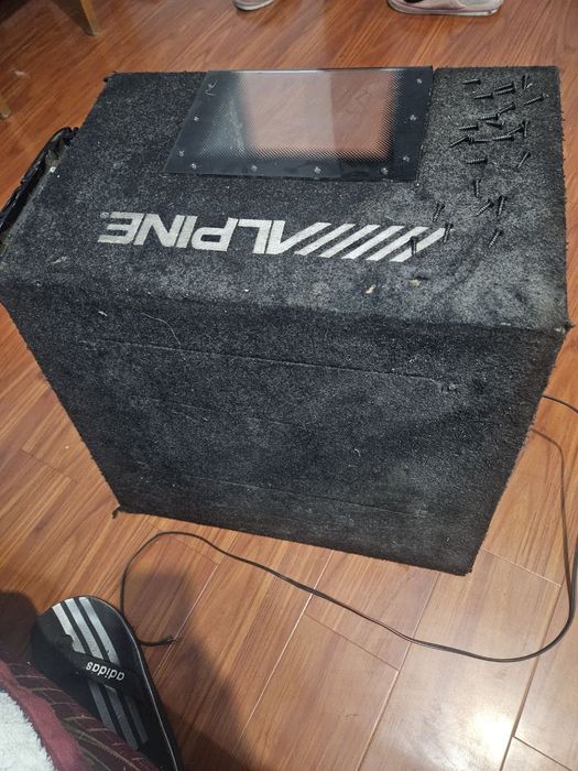 Сабвуфер продам.