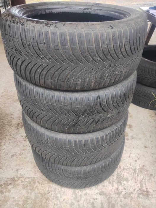 Продавам запазени гуми и джанти , много размери.