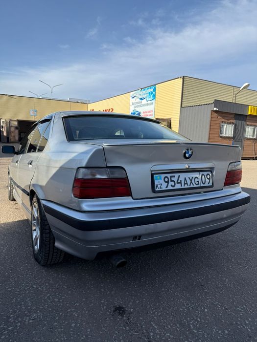 Продам срочно бмв е36