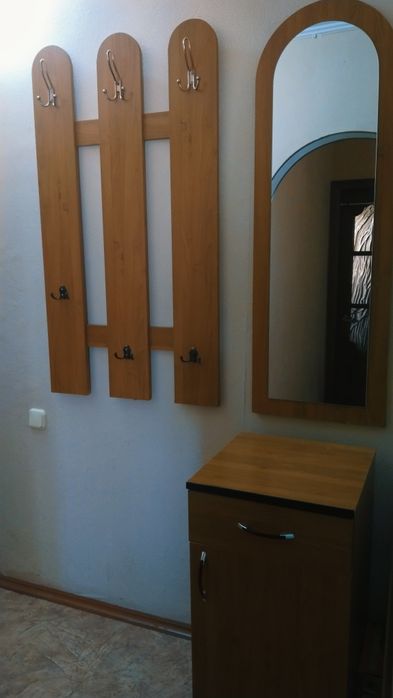 Продам прихожую, три единицы