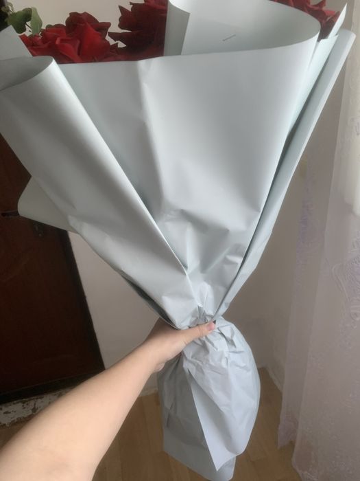 Цветы розы , срочно продаются, подарили