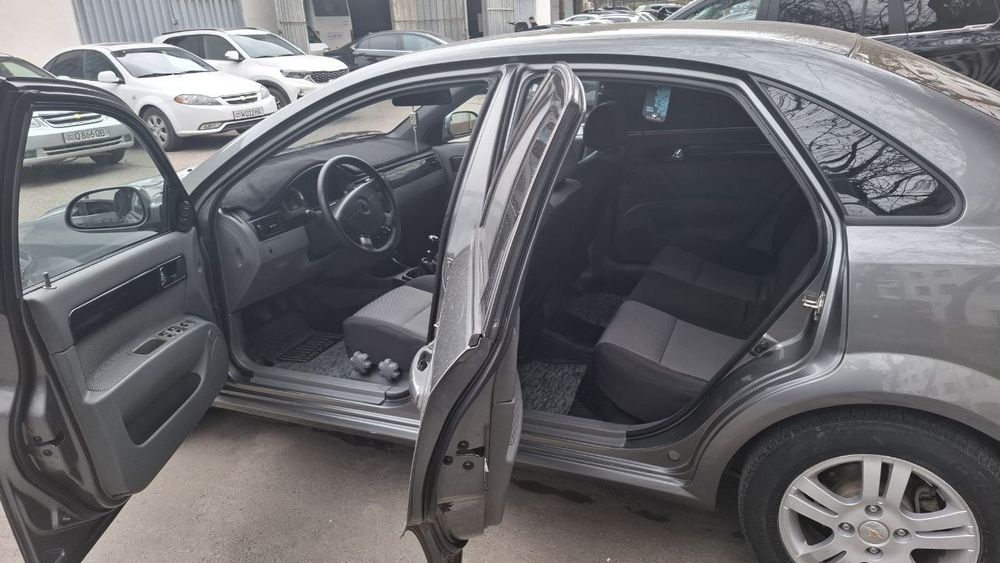 Продаётся Ласетти  1.8