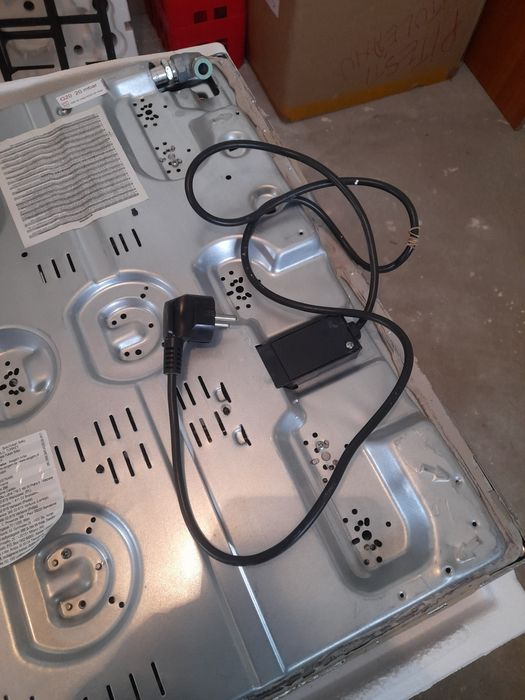 Plita pe gaz cu aprindere electrica beko