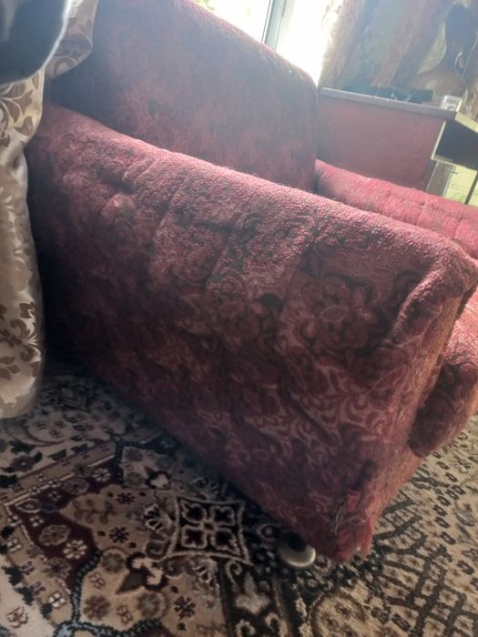 Мягкий диван и кресла б/у