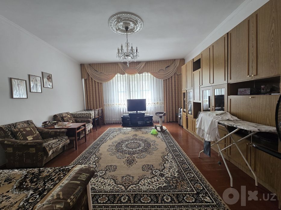 Продается Дом с участком, Буюк ипак йули,  Луначарского,