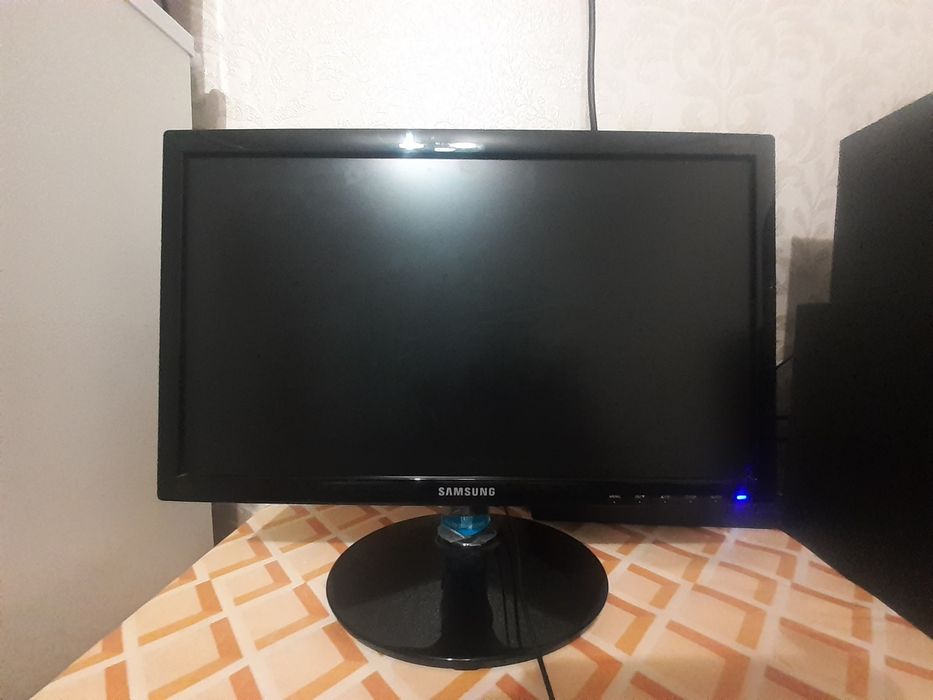 Nastolniy computer Samsung manitor Avtech protsessor