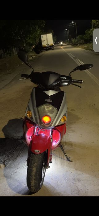 Scuter 49cc.