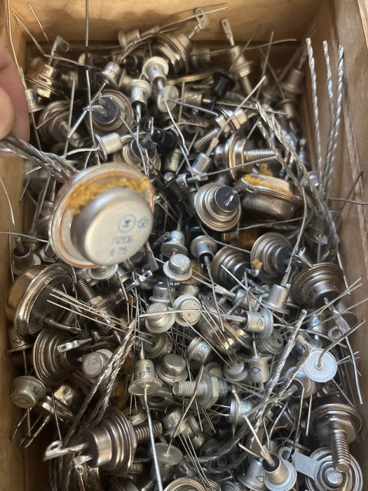 Полупроводники (диод, транзистор, тиристор)