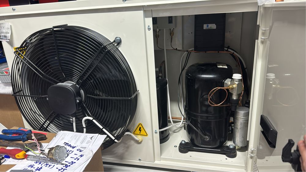 Agregat carcasat refrigerare congelare vitrina frigorifica nou diverse