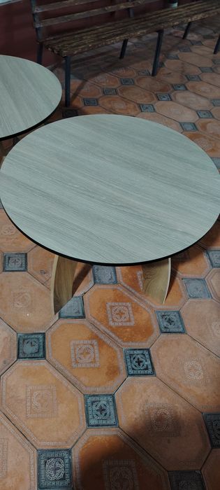 Новый круглый стол — для дома и офиса