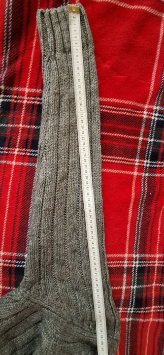 Земен дамски пуловер с яка