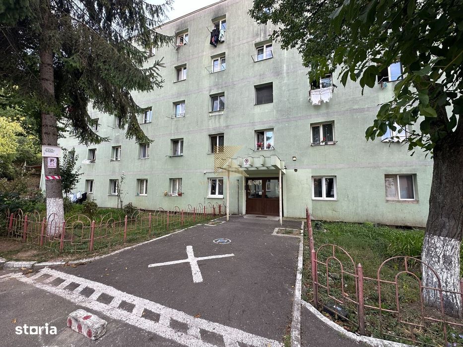 Camera cu baie, renovata complet, etaj 3,. Serii 2, prima inchiriere