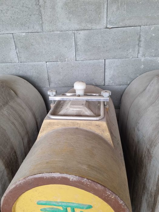 Vand 3 buc butoi pentru vin