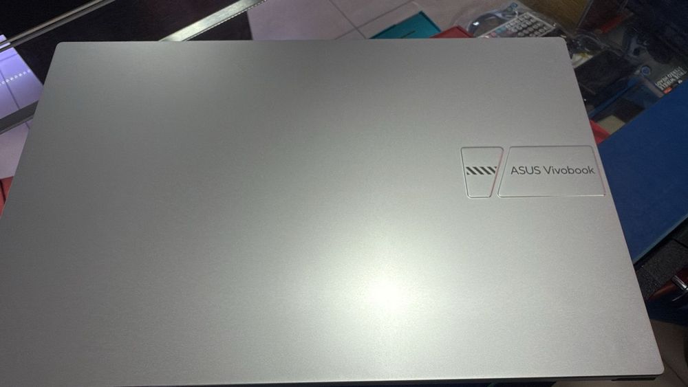 Ноутбук Asus v1504va