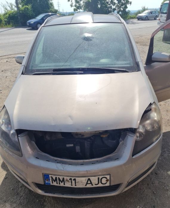 Dezmembrez Opel Zafira B 1.9 Diesel
