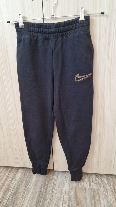 Дънки ,долнища и екипи за момиче 8-9 г.ръст134