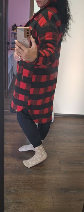 Карирано палто в червено и черно