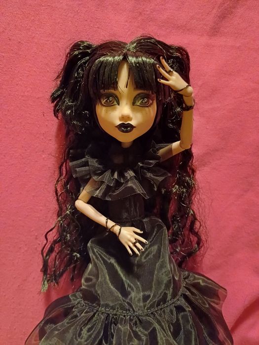 Monster high papusa Wednesday
