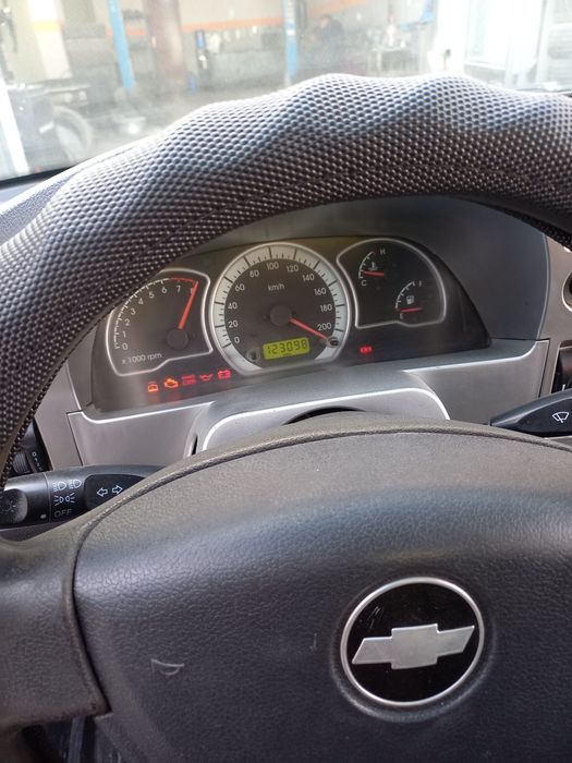 Nexia sotiladi srochna