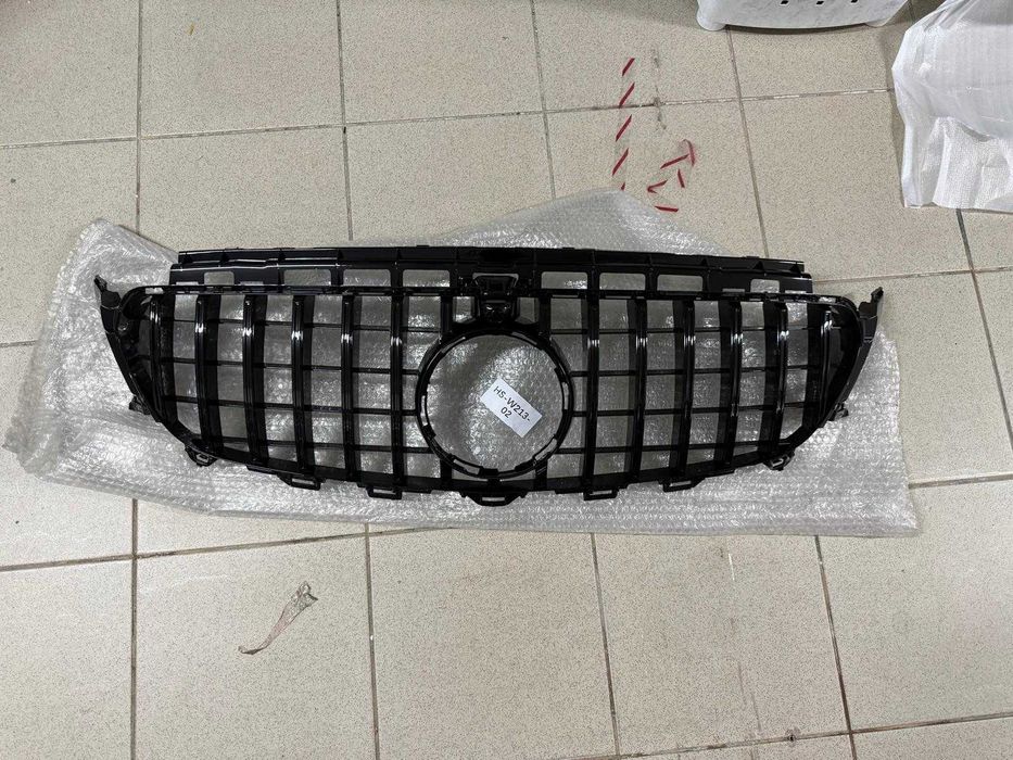 Grila centrala Mercedes W213 S213 A238 C238 E-Class compatibila cu Mercedes (16-19) GT Design