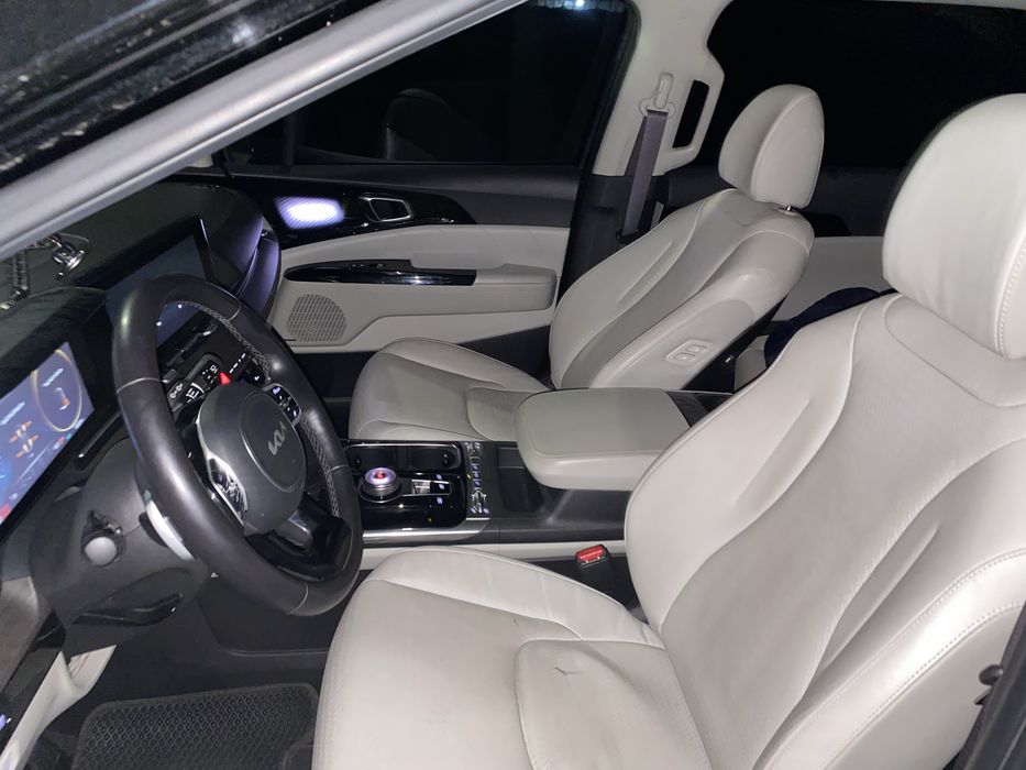 Kia carnival 2023 full bez lyuk